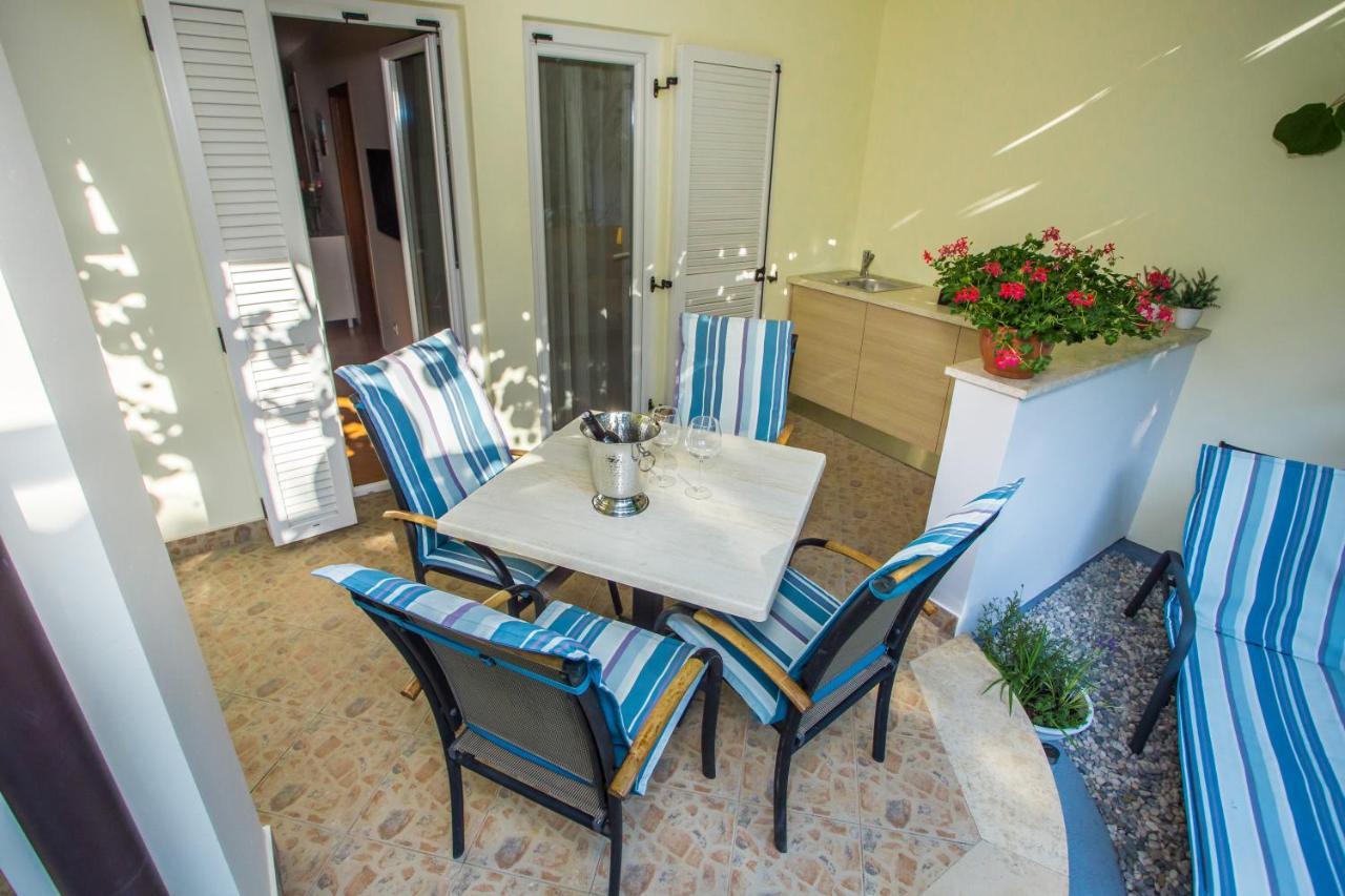 Apartment Bela Poreč Exteriör bild